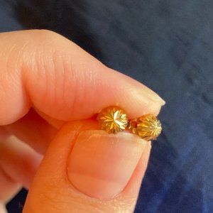 Shiny real gold stud earrings